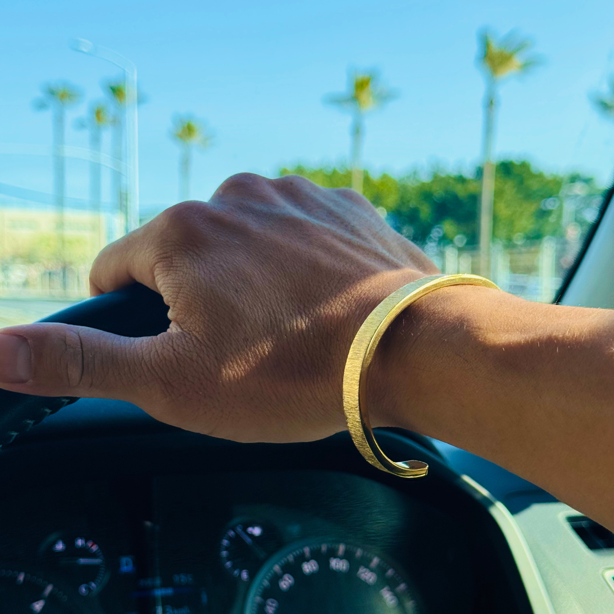 JAIPUR EDGE バングル(ゴールド・ワイド)