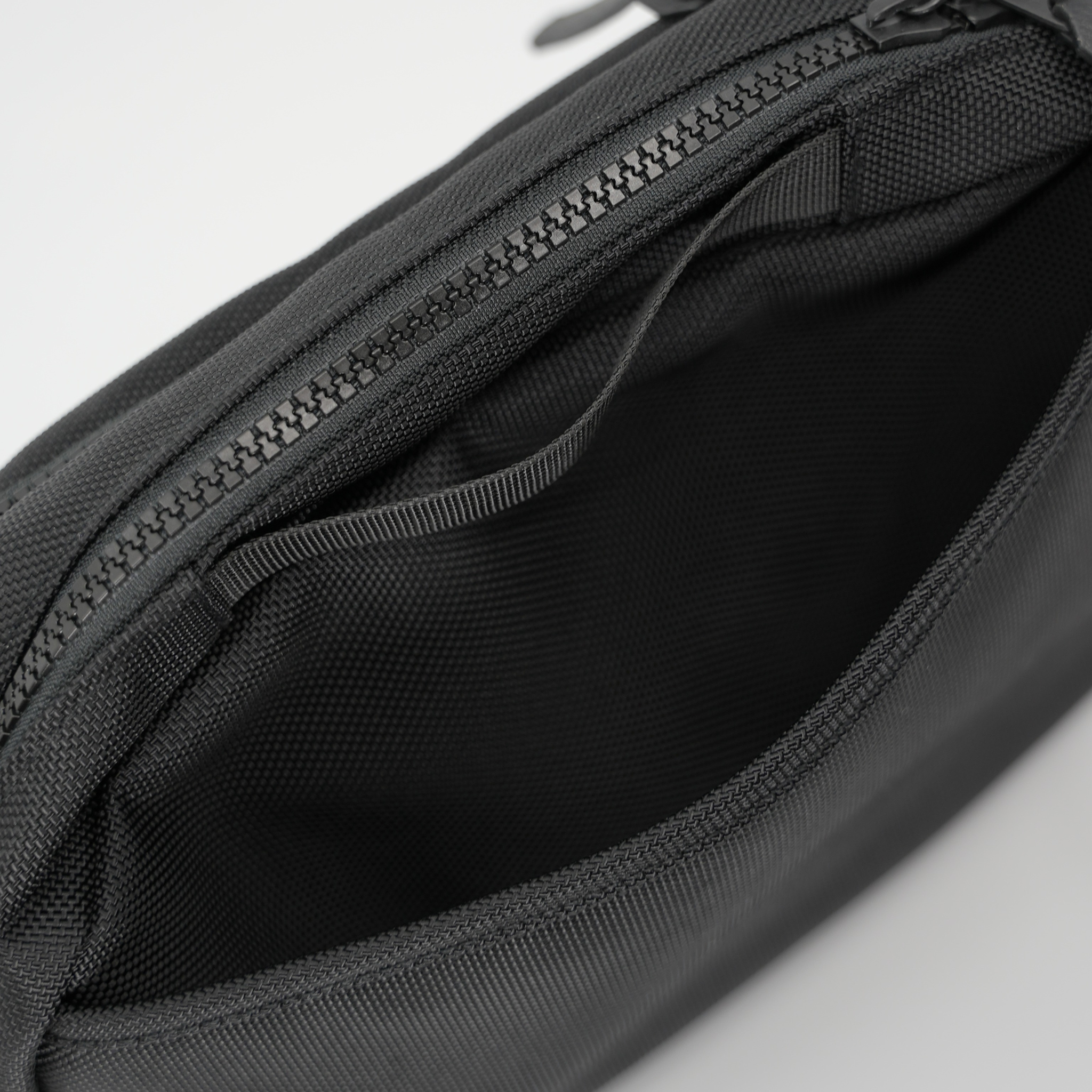 BARREL CORDURA バリスティックナイロン ショルダーバッグ