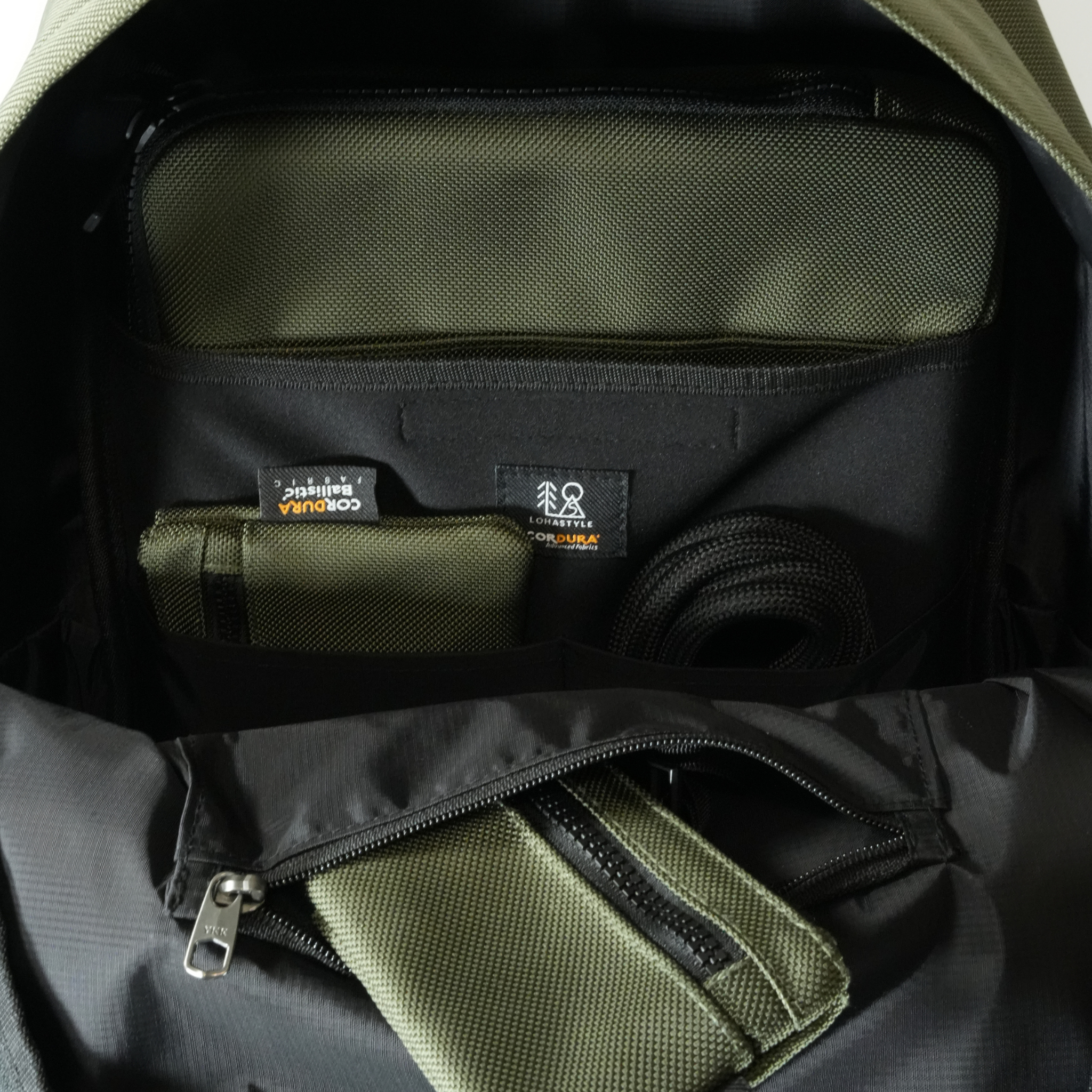 ROUNDHOUSE CORDURA バリスティックナイロン バックパック 30L (カーキ)