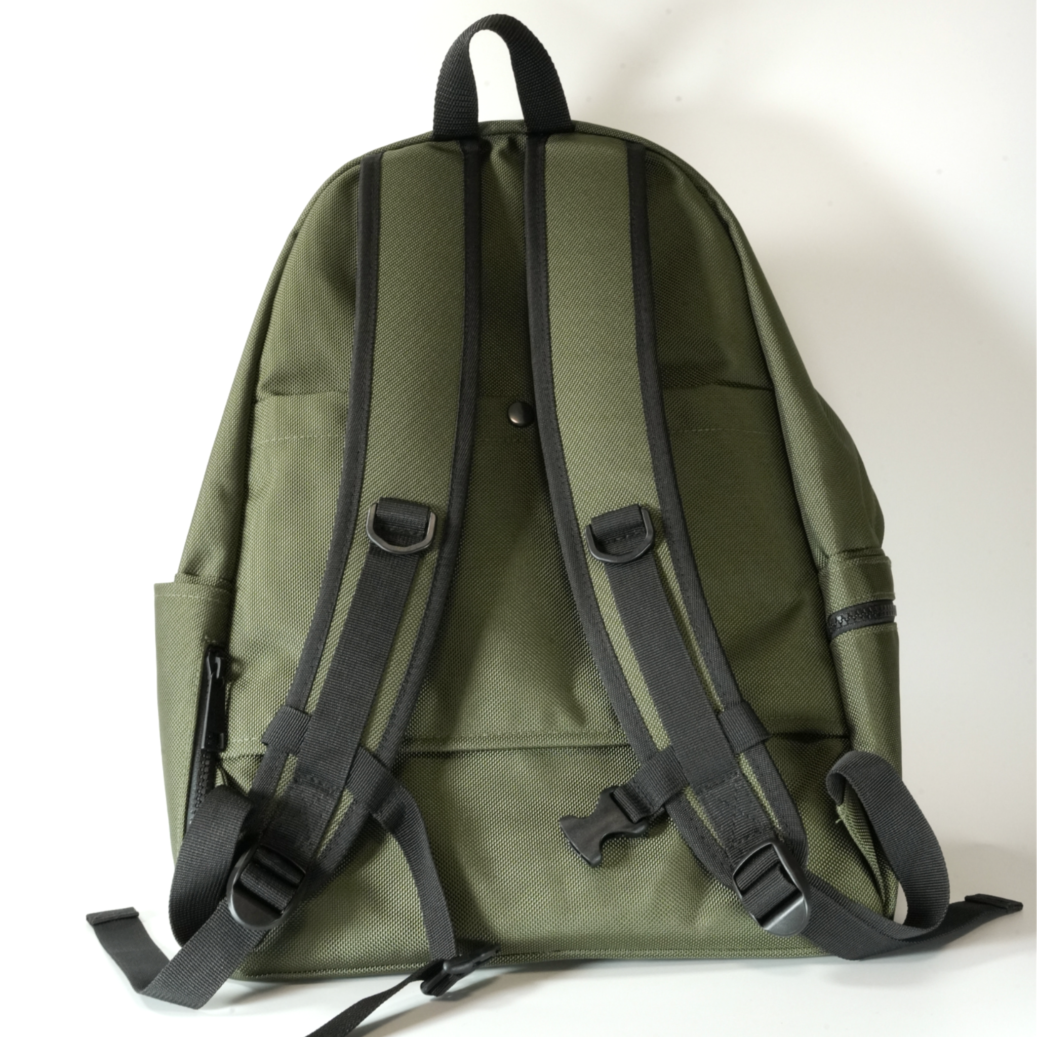 ROUNDHOUSE CORDURA バリスティックナイロン バックパック 30L (カーキ)