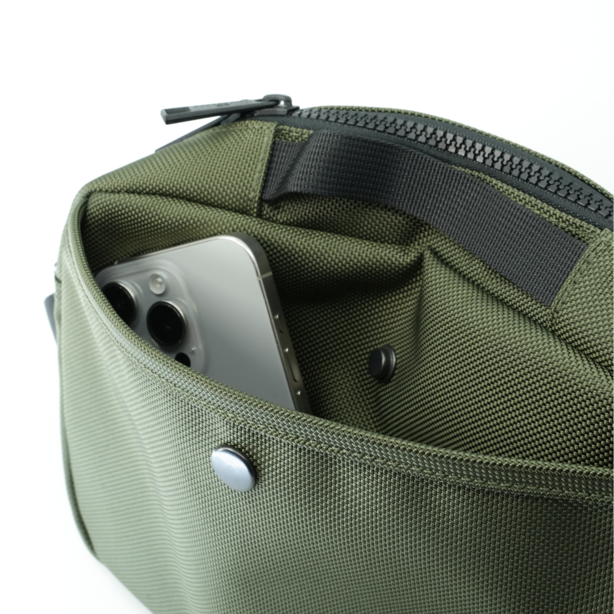 BARREL CORDURA バリスティックナイロン ショルダーバッグ (カーキ)