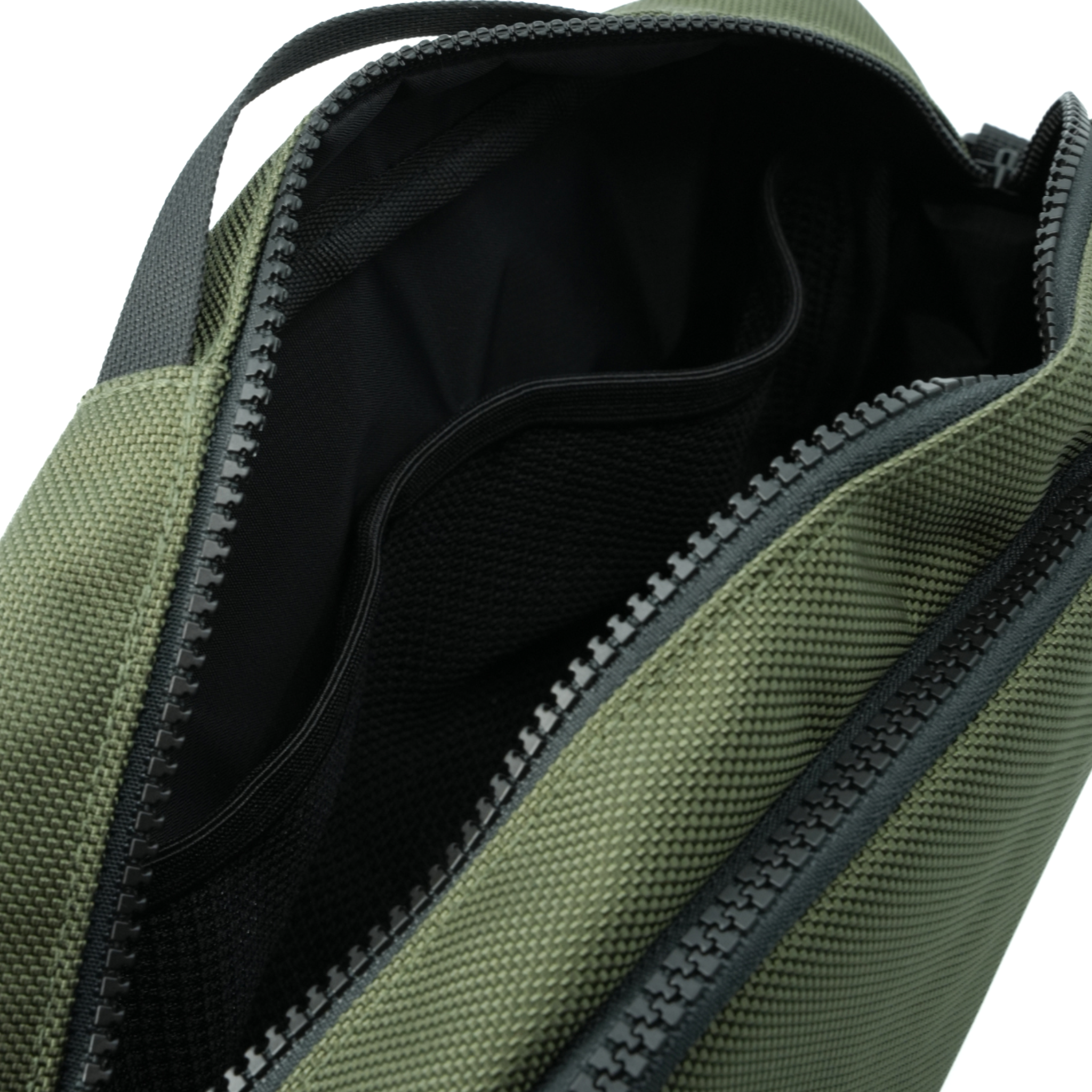 BARREL CORDURA バリスティックナイロン ショルダーバッグ (カーキ)