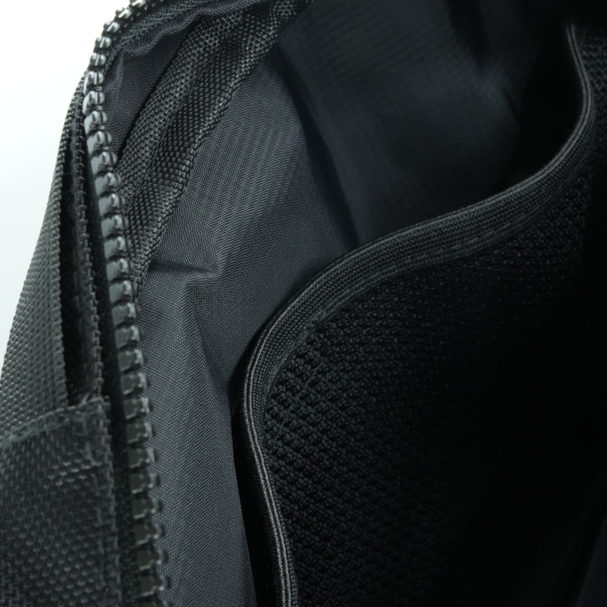 BARREL CORDURA バリスティックナイロン ショルダーバッグ