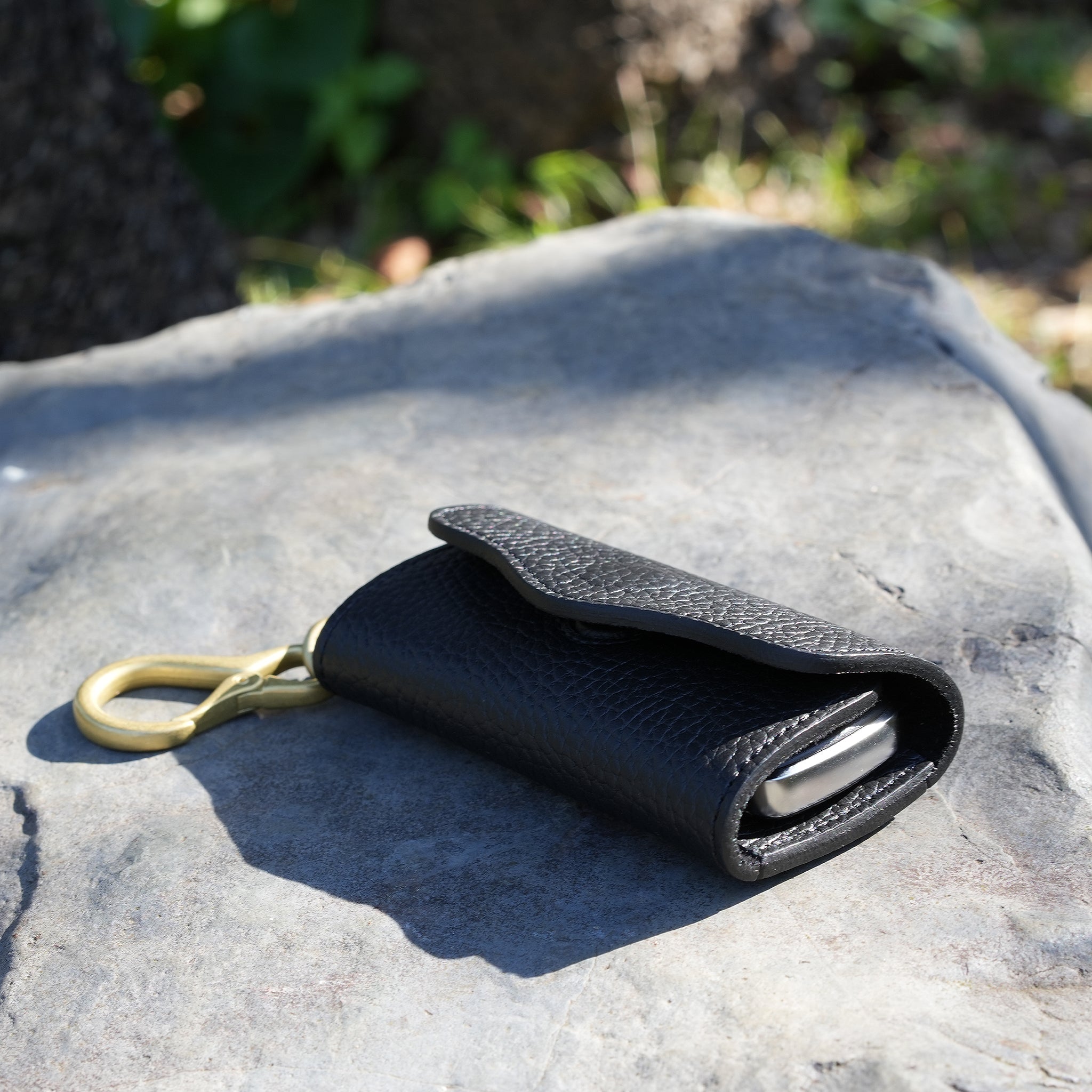 RIP 極厚レザーキーケース(ブラック×ゴールド)