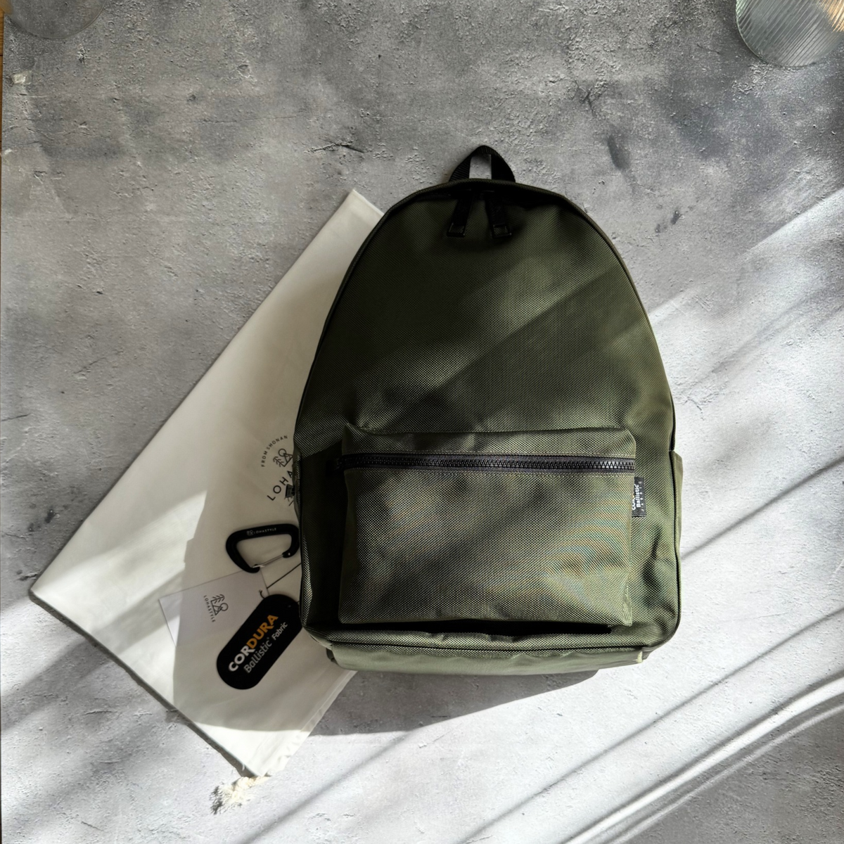 ROUNDHOUSE CORDURA バリスティックナイロン バックパック 22L (カーキ)
