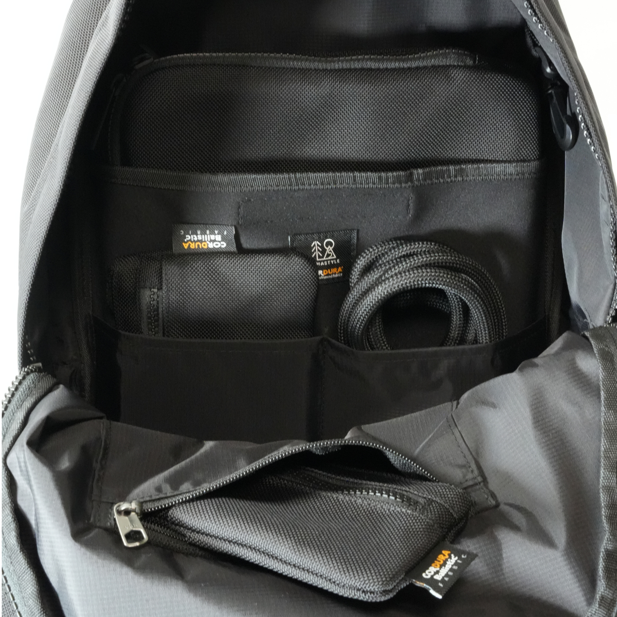 ROUNDHOUSE CORDURA バリスティックナイロン バックパック 30L (ブラック)