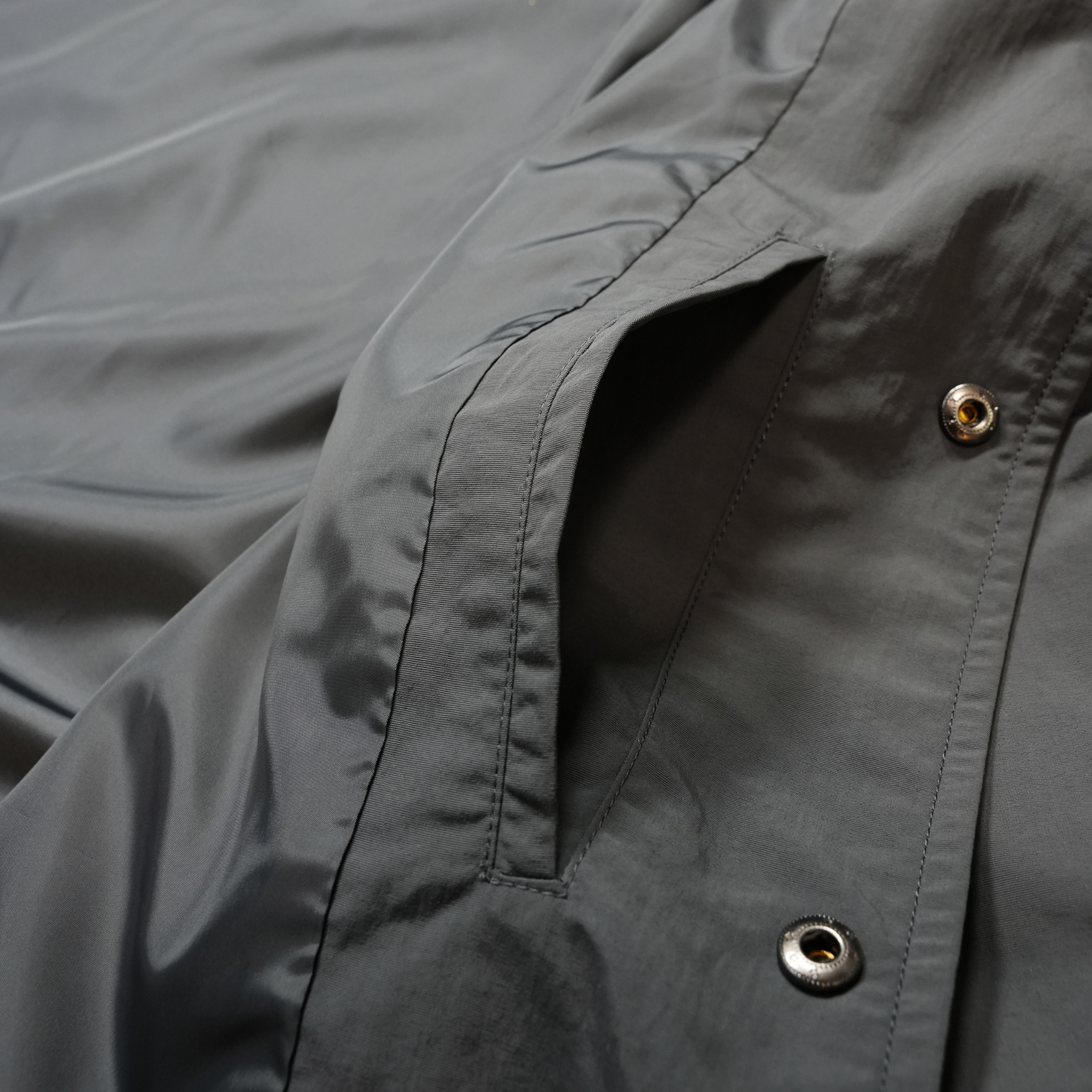 CORDURA COACH JACKET ロゴ刺繍（グレー）