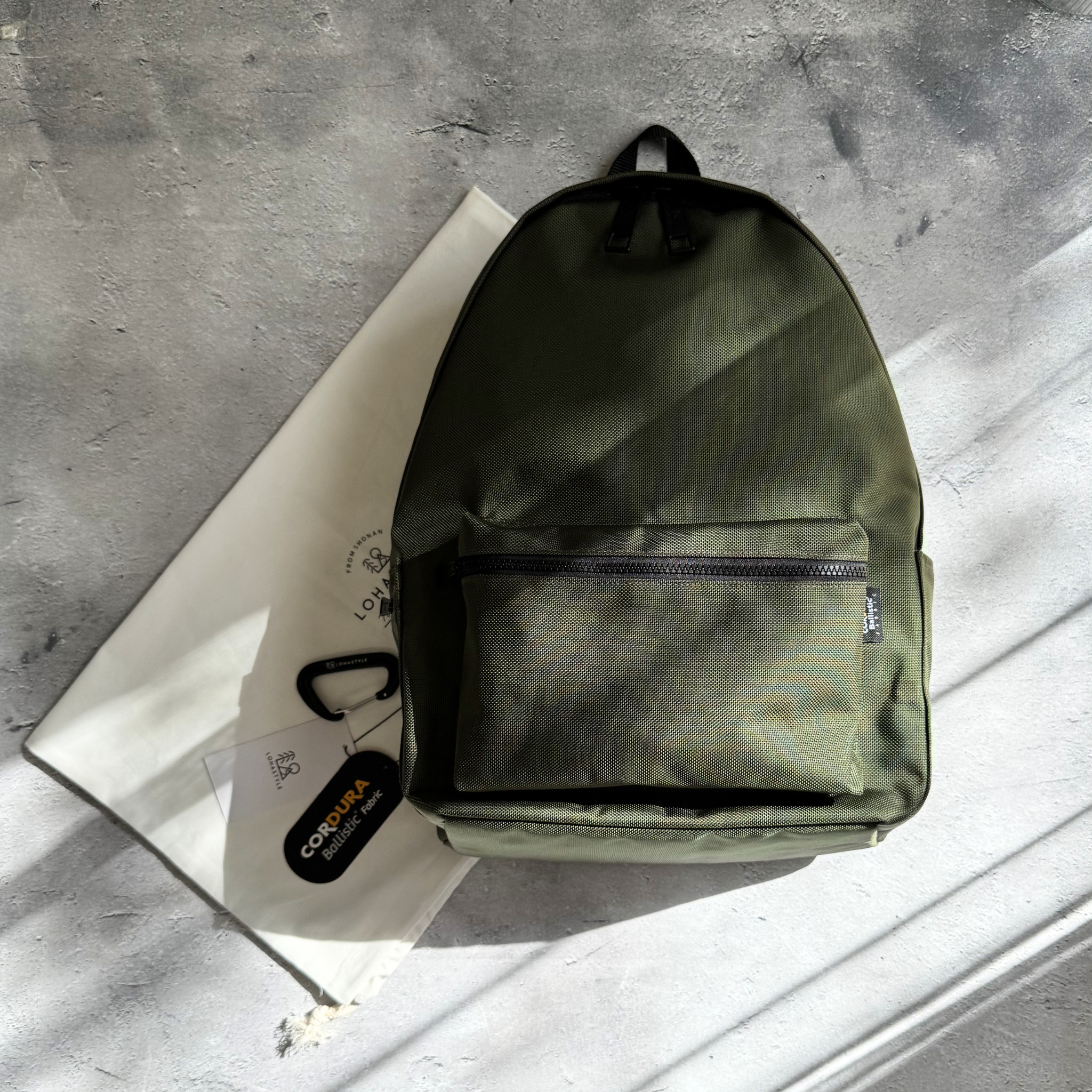 ROUNDHOUSE CORDURA バリスティックナイロン バックパック 30L (カーキ)