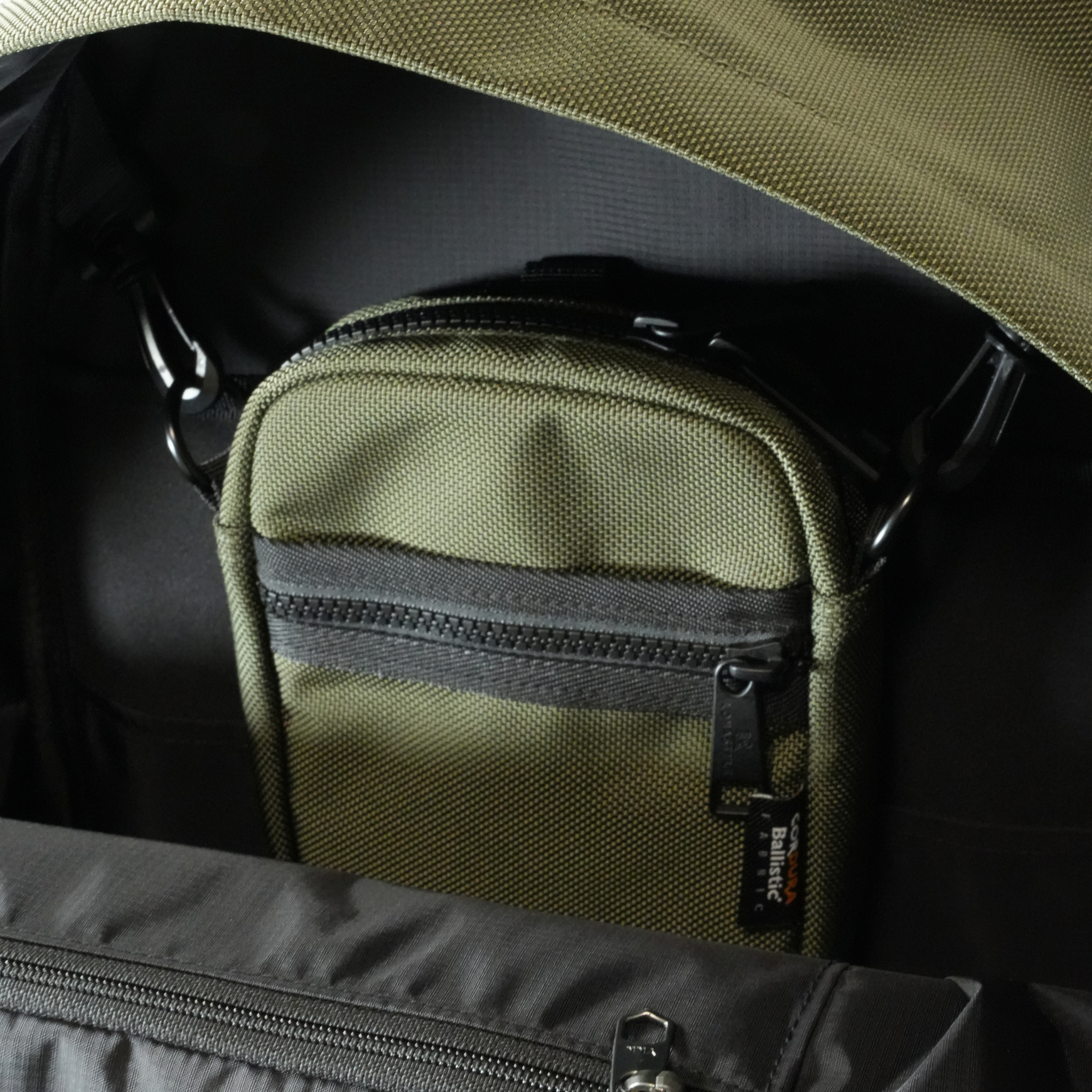 ROUNDHOUSE CORDURA バリスティックナイロン バックパック 30L (カーキ)