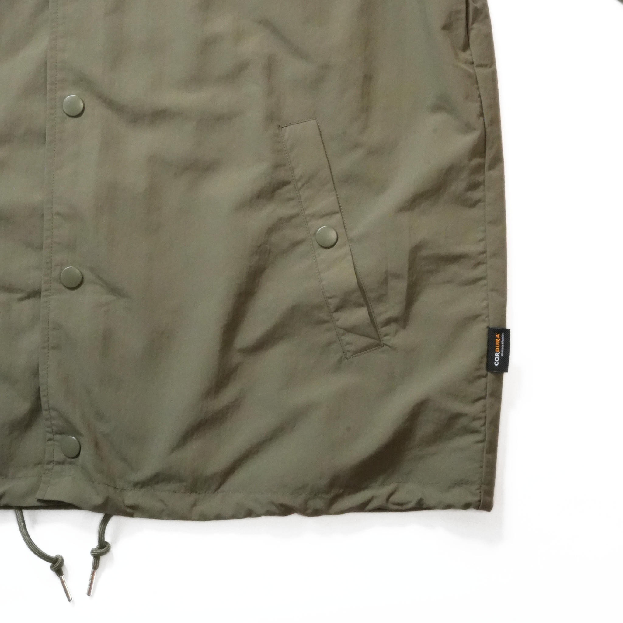 CORDURA COACH JACKET  ロゴ刺繍（カーキ）