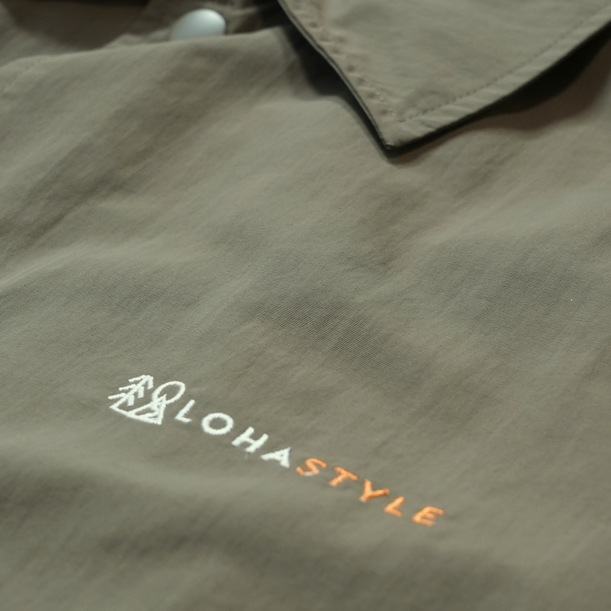 CORDURA COACH JACKET  ロゴ刺繍（カーキ）