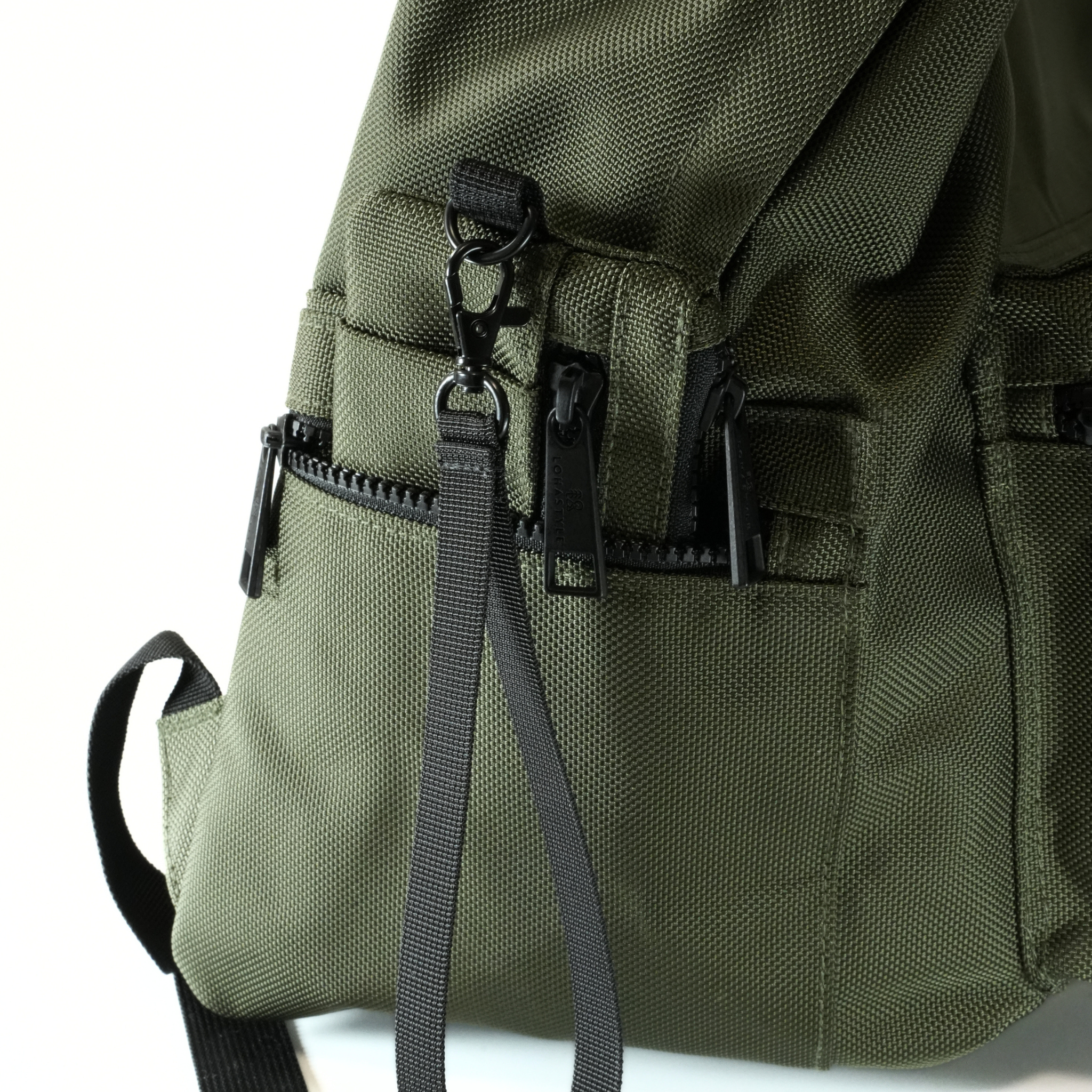 ROUNDHOUSE CORDURA バリスティックナイロン バックパック 30L (カーキ)