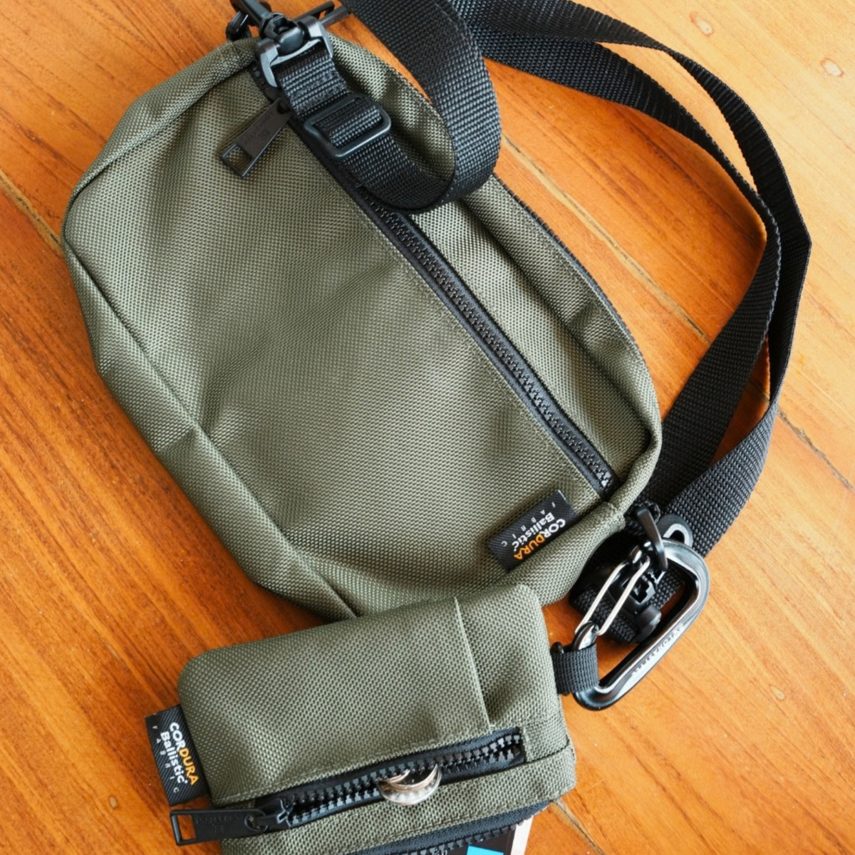FLOATER CORDURA バリスティックナイロン スリングバッグ (カーキ)