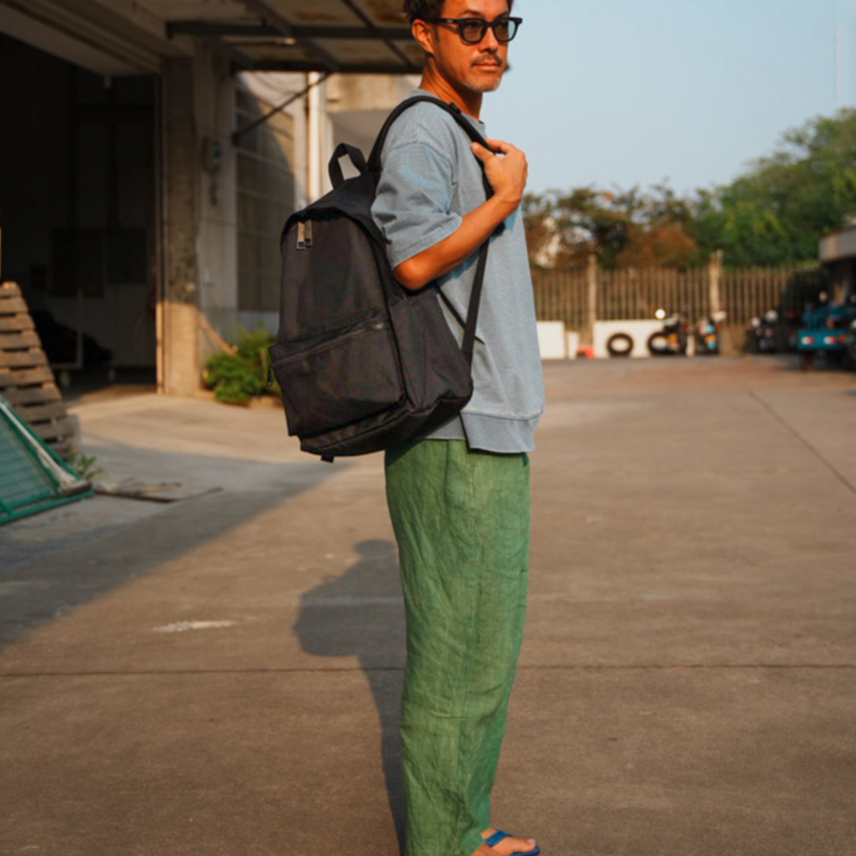 ROUNDHOUSE CORDURA バリスティックナイロン バックパック 30L (ブラック)